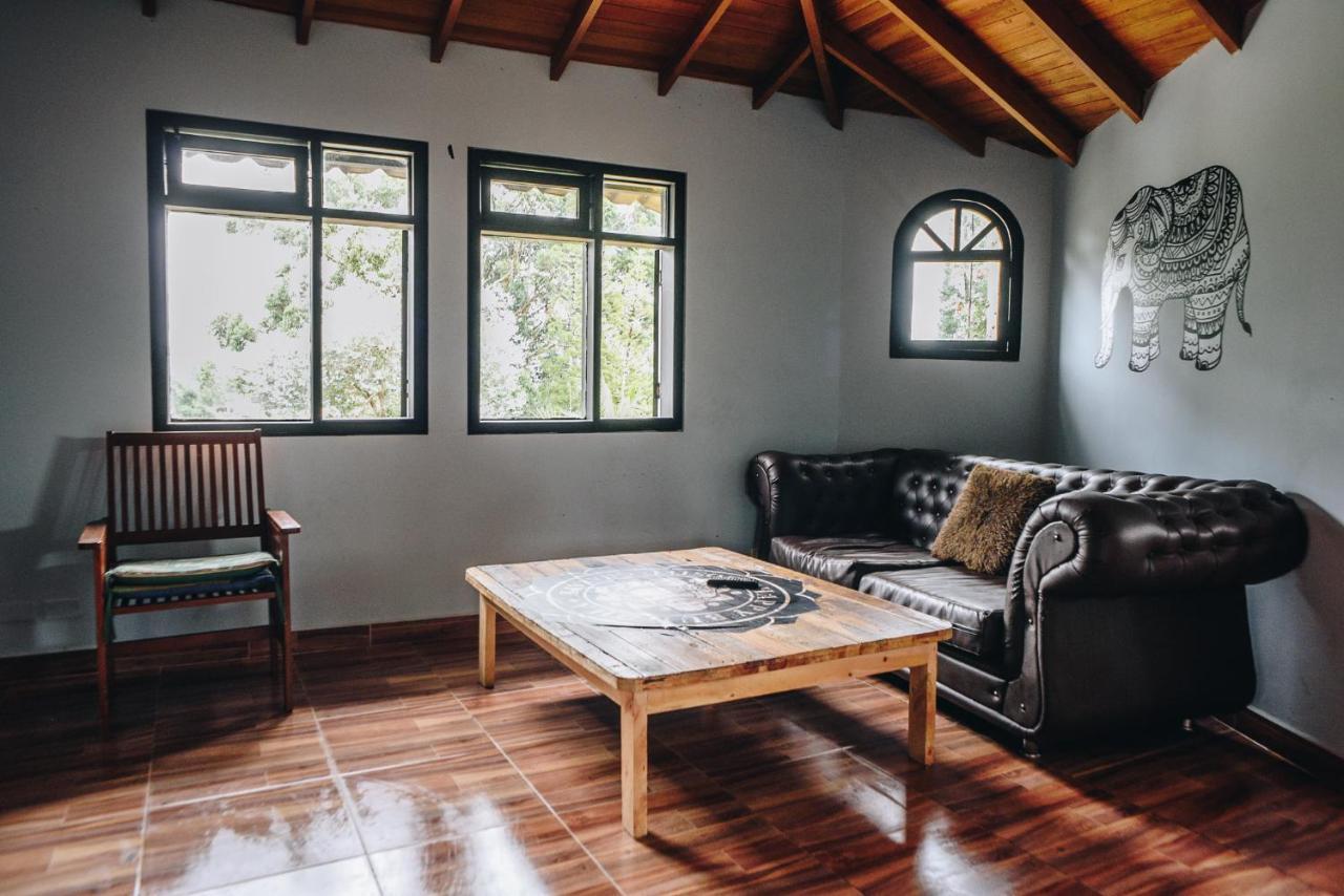 Happy Buddha Hostel & Lodge Guatapé Εξωτερικό φωτογραφία